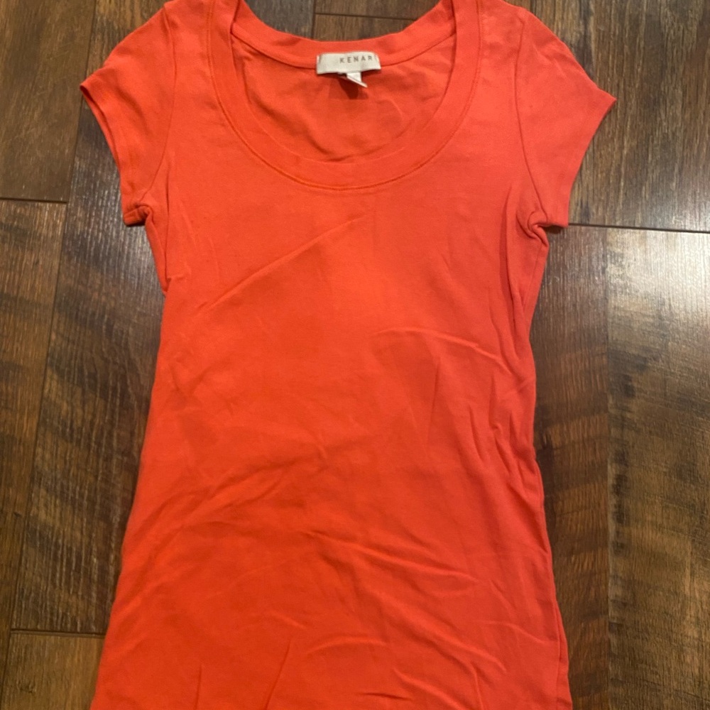 Kenar Women's Vibrant coral Short Sleeve Tee size small